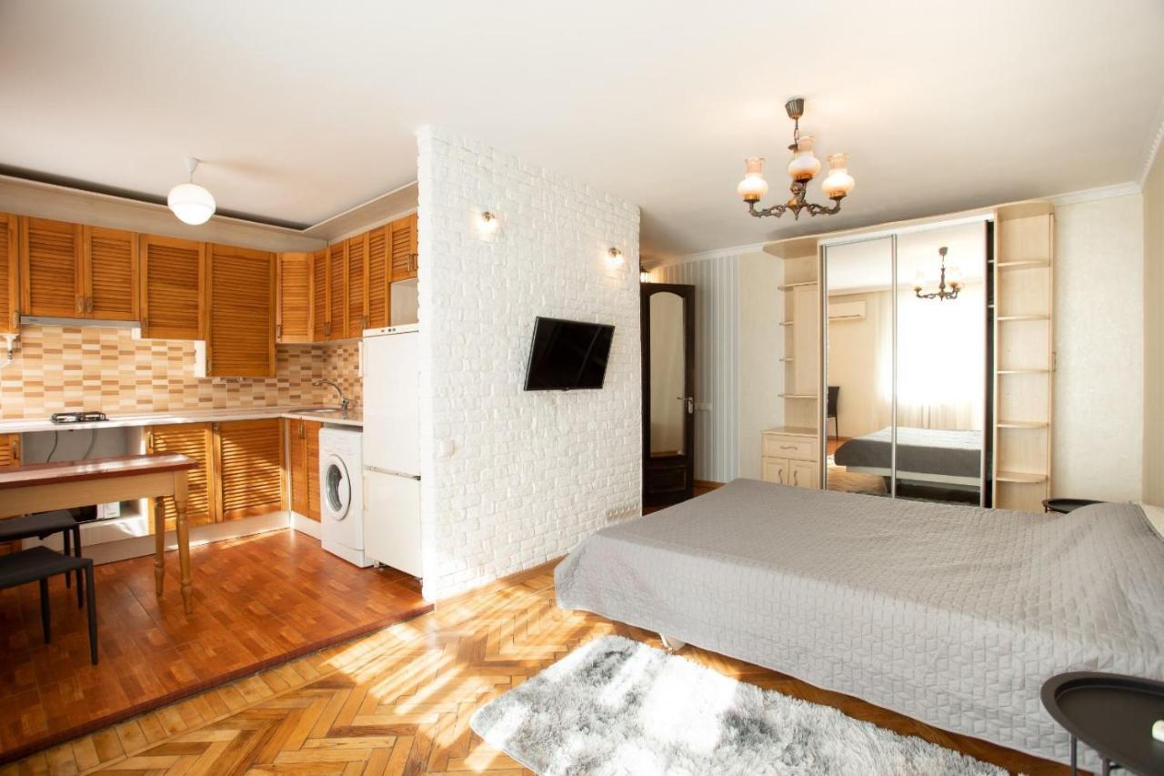 Cosy flat in the city centre Mykolaiv Exterior photo